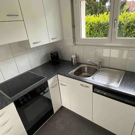 Apartmán Moderne Wohnung Mit Privater Terrasse Und Rasen. Uetendorf