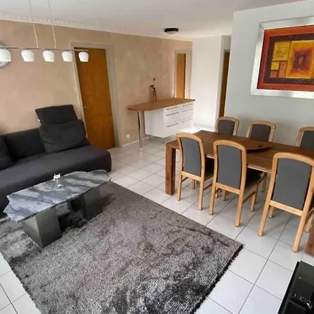 Apartment Moderne Wohnung Mit Privater Terrasse Und Rasen. Uetendorf